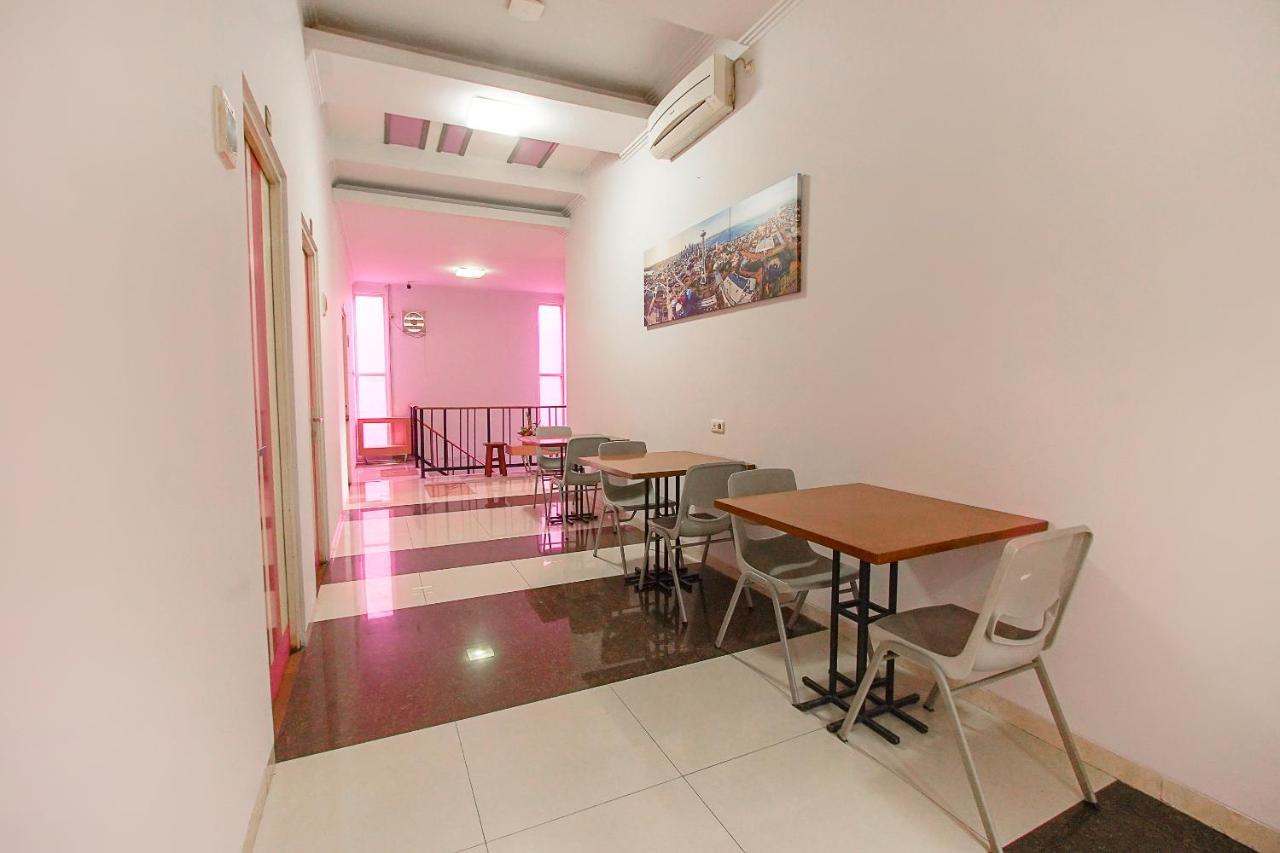 Urbanview Hotel Fiffa Kauman 玛琅 外观 照片