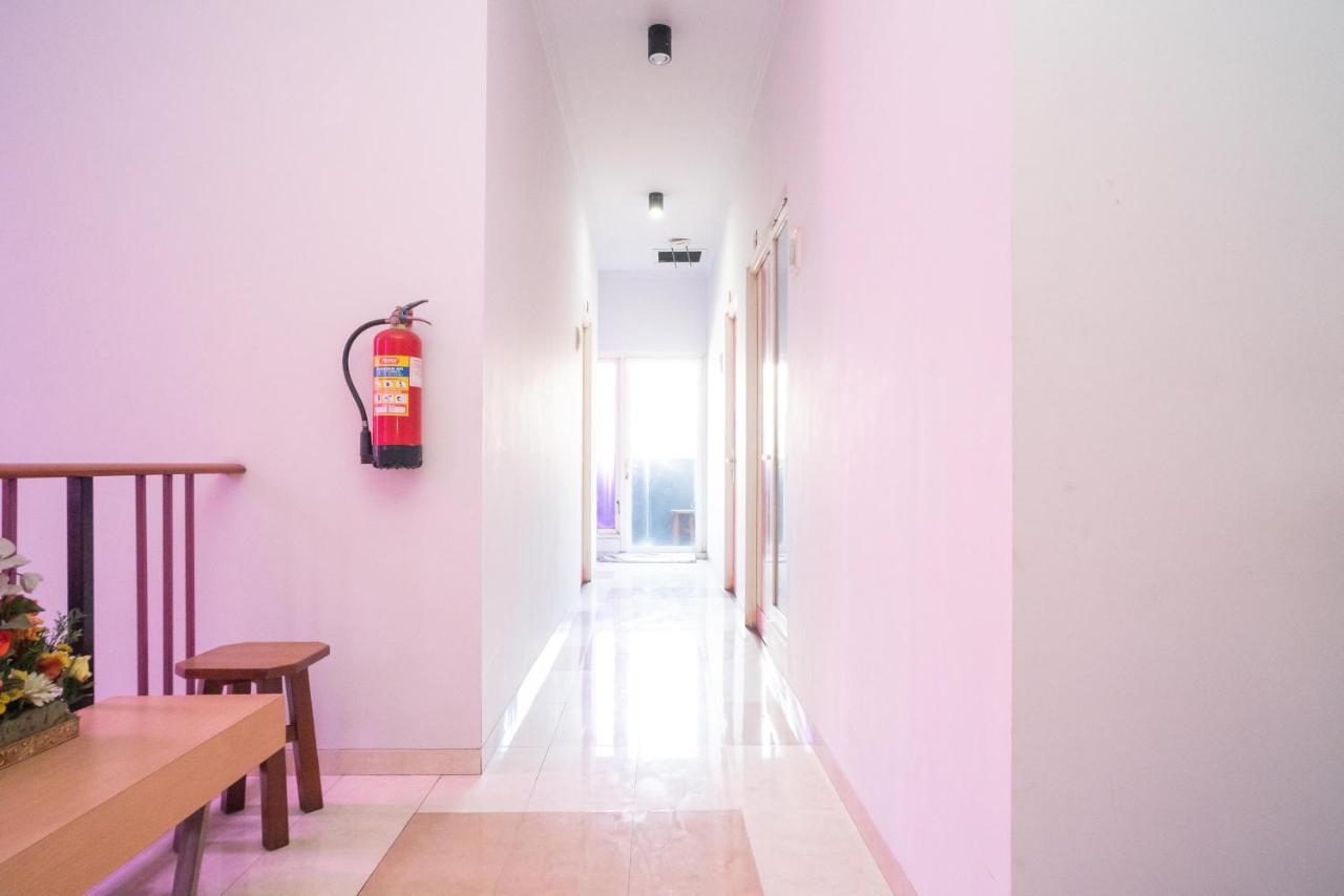 Urbanview Hotel Fiffa Kauman 玛琅 外观 照片