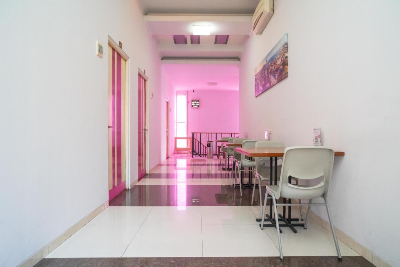 Urbanview Hotel Fiffa Kauman 玛琅 外观 照片