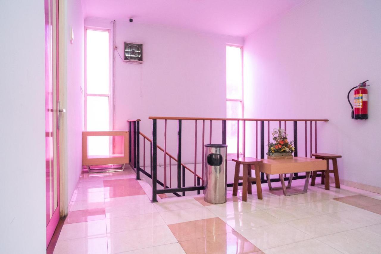 Urbanview Hotel Fiffa Kauman 玛琅 外观 照片